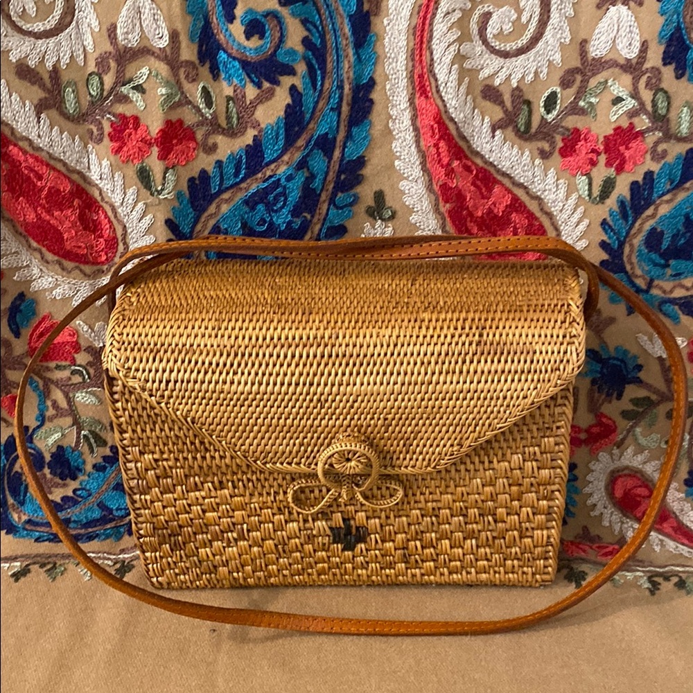 Natural tan HandWoven/ Wicker / Rattan Shoulder Bag